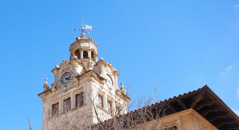 Edificio de un ayuntamiento de  Mallorca