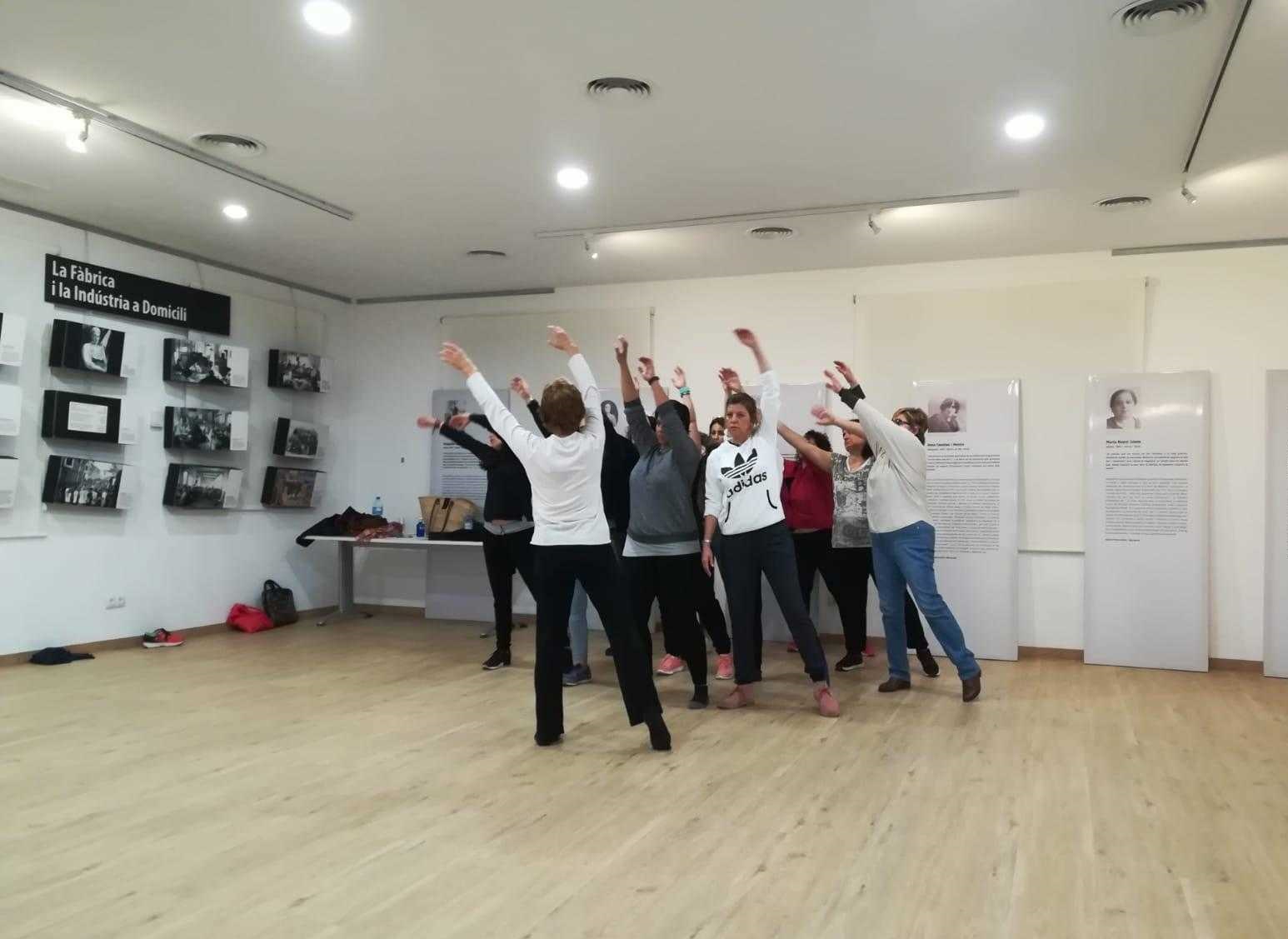 Taller: Mujeres que bailan juntas en Muro
